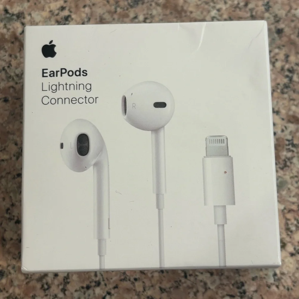 Apple Earpods with Lightening Connector